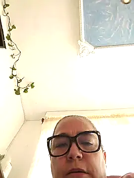 Snapshot of MARIANMILLS__ chatting on December 19, 8:13 pm MARIANMILLS   online show from December 19, 8:13 pm