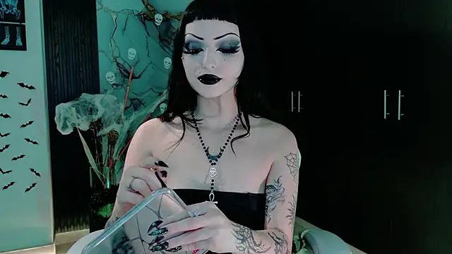 Madison Jackson online show from January 8, 8:26 pm