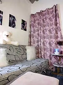 Snapshot of Charlotte_Bayron chatting on October 26, 12:55 am Charlotte Bayron online show from October 26, 12:55 am