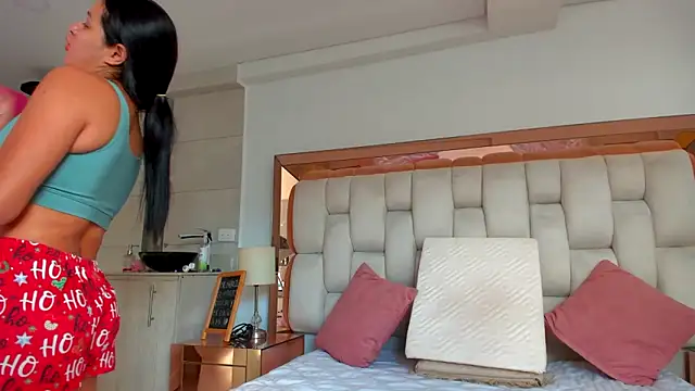 emilyparkerr01 online show from October 29, 9:47 pm