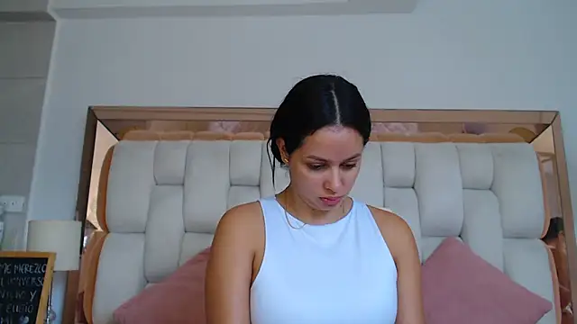 emilyparkerr01 online show from November 4, 9:18 pm