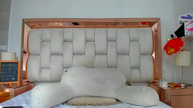 emilyparkerr01 online show from October 10, 9:48 pm