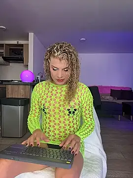 Snapshot of Georgiafox chatting on November 19, 5:24 pm Georgiafox online show from November 19, 5:24 pm