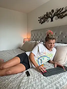 Snapshot of Georgiafox chatting on October 28, 4:28 pm Georgiafox online show from October 28, 4:28 pm