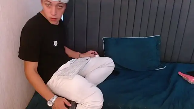 24 7horny  online show from March 23, 12:49 pm