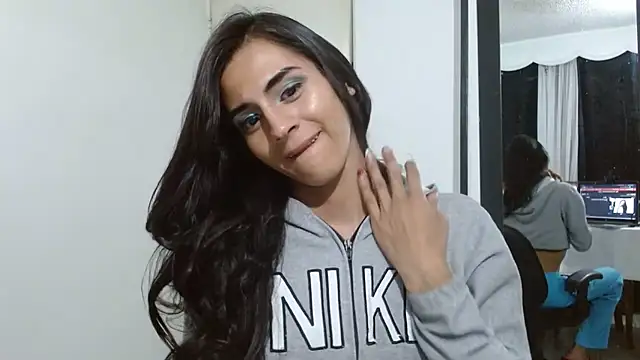 Snapshot of _princess_queen chatting on February 24, 8:04 am princess queen online show from February 24, 8:04 am