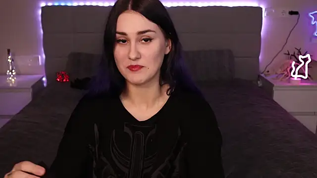 Erotic Synth Goddess online show from October 7, 5:25 pm