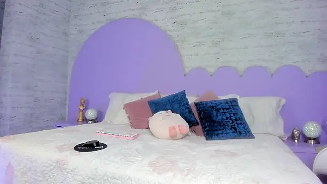 Snapshot of Giaa_Ross chatting on November 18, 8:01 pm Giaa Ross online show from November 18, 8:01 pm