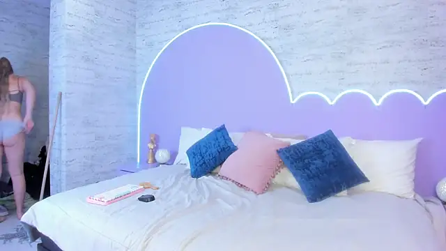 Giaa Ross online show from January 8, 7:31 pm