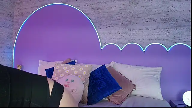 Giaa Ross online show from March 27, 7:37 pm