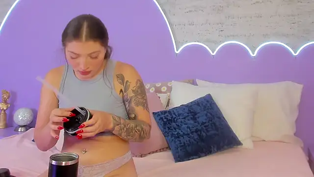 Giaa Ross online show from December 19, 7:38 pm