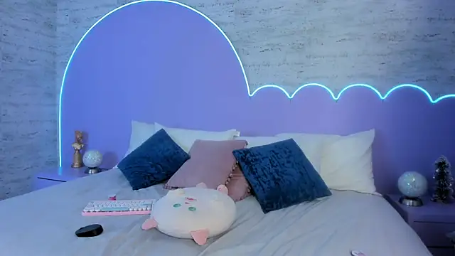 Giaa Ross online show from January 7, 7:41 pm