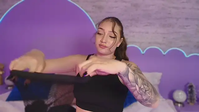 Giaa Ross online show from February 12, 7:35 pm