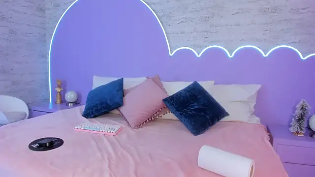 Giaa Ross online show from December 20, 7:39 pm