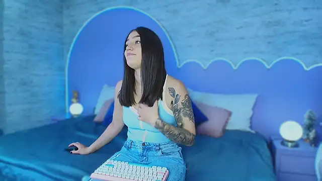 Giaa Ross online show from March 31, 7:38 pm