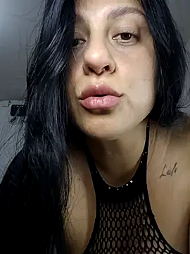 Snapshot of whitegirl0122 chatting on December 17, 8:25 pm whitegirl0122 online show from December 17, 8:25 pm