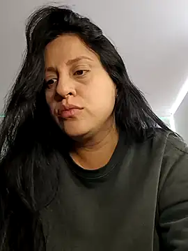Snapshot of whitegirl0122 chatting on February 18, 1:33 pm whitegirl0122 online show from February 18, 1:33 pm