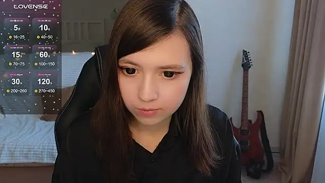 Snapshot of Lina_Brownie chatting on October 25, 4:11 am Lina Brownie online show from October 25, 4:11 am