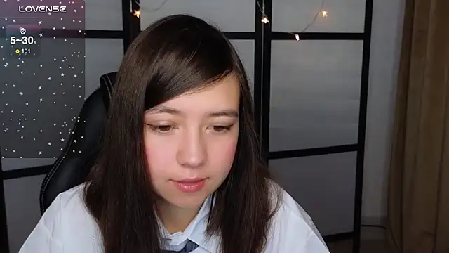 Snapshot of Lina_Brownie chatting on October 28, 1:28 am Lina Brownie online show from October 28, 1:28 am