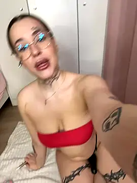 Snapshot of fuckdoll_18 chatting on October 4, 8:16 am fuckdoll 18 online show from October 4, 8:16 am