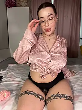 Snapshot of fuckdoll_18 chatting on February 11, 12:25 pm fuckdoll 18 online show from February 11, 12:25 pm