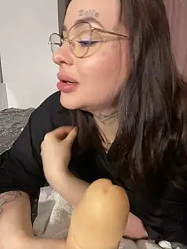 Snapshot of fuckdoll_18 chatting on January 19, 2:59 pm fuckdoll 18 online show from January 19, 2:59 pm