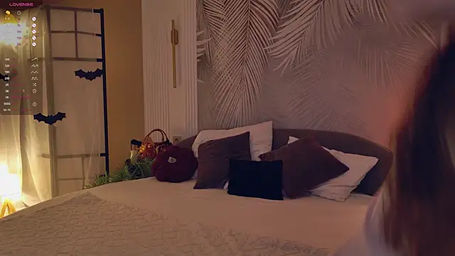 Miley Smile online show from November 10, 6:40 am