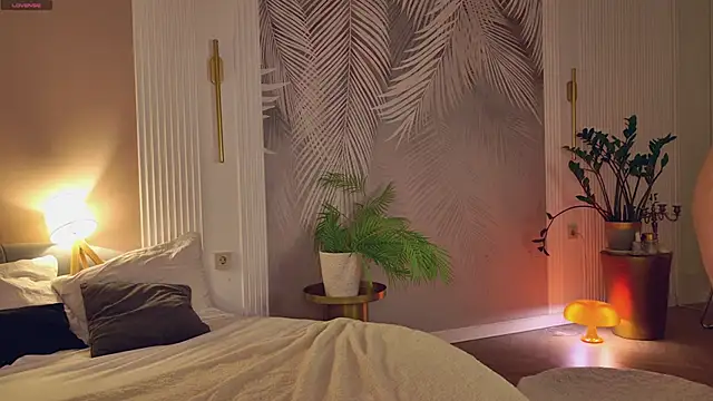 Miley Smile online show from November 29, 5:18 am