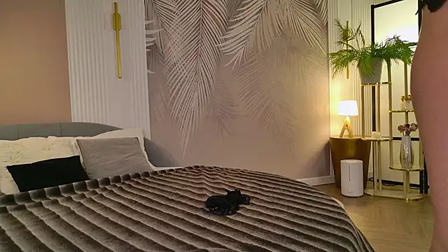 Miley Smile online show from February 22, 8:17 am