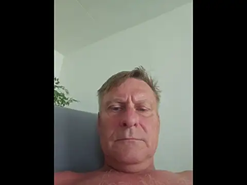 johnnym1 online show from June 21, 7:47 am