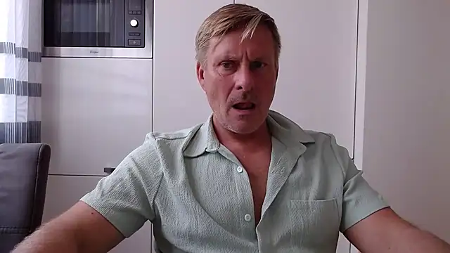 johnnym1 online show from October 24, 10:25 am