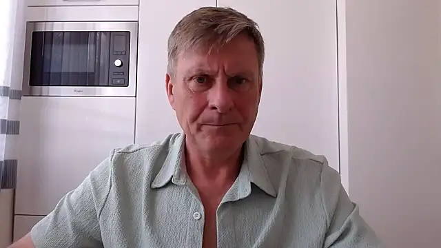 johnnym1 online show from April 8, 11:12 am