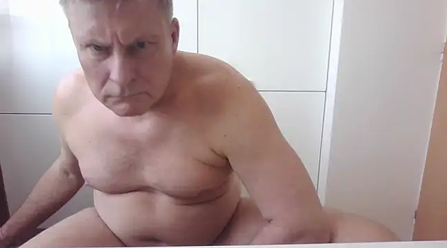 johnnym1 online show from March 7, 1:07 pm