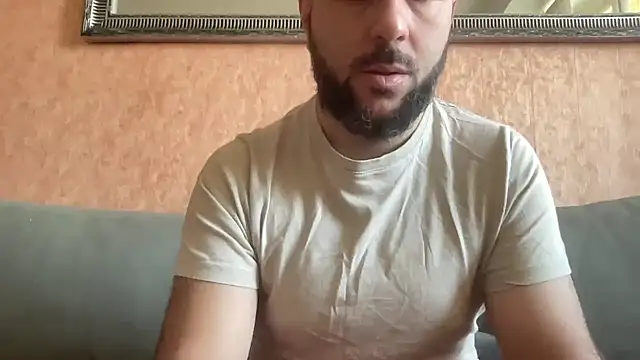 Snapshot of RedDante89 chatting on December 5, 8:27 am RedDante89 online show from December 5, 8:27 am