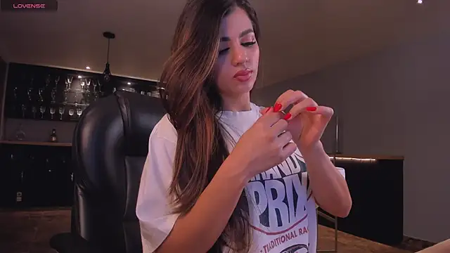 RoxanneHill  online show from September 13, 11:32 am