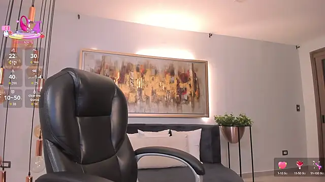 RoxanneHill  online show from October 9, 10:49 am