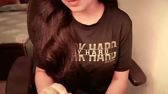 Snapshot of Spice-Summi chatting on October 4, 10:28 am Spice-Summi online show from October 4, 10:28 am