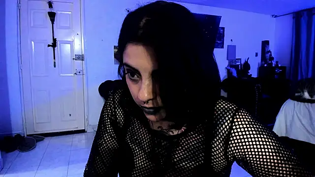 Snapshot of Acid666_alice chatting on December 18, 2:21 am Acid666 alice online show from December 18, 2:21 am