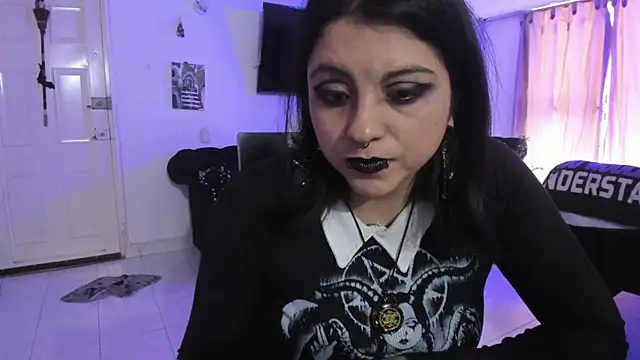 Snapshot of Acid666_alice chatting on September 11, 3:23 pm Acid666 alice online show from September 11, 3:23 pm