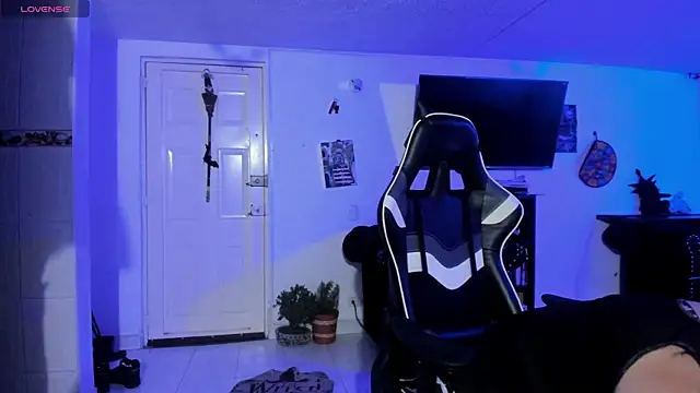 Snapshot of Acid666_alice chatting on October 9, 10:21 pm Acid666 alice online show from October 9, 10:21 pm