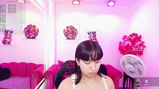 Snapshot of Miss_dolly_ chatting on May 12, 12:22 pm Miss dolly online show from May 12, 12:22 pm