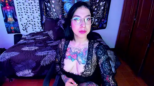 Snapshot of alice_666f chatting on April 27, 3:21 pm alice 666f online show from April 27, 3:21 pm