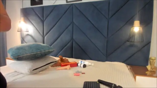 sarita hills online show from November 5, 4:15 am