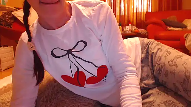 Snapshot of LovelyAndraGirl chatting on June 20, 10:31 am LovelyAndraGirl online show from June 20, 10:31 am
