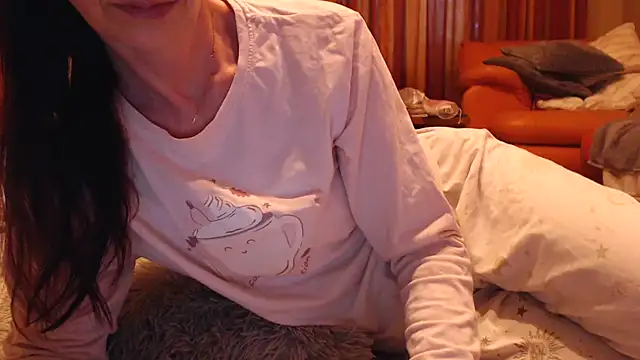 Snapshot of LovelyAndraGirl chatting on June 27, 3:23 am LovelyAndraGirl online show from June 27, 3:23 am