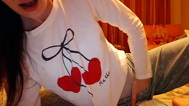 Snapshot of LovelyAndraGirl chatting on July 9, 11:04 pm LovelyAndraGirl online show from July 9, 11:04 pm