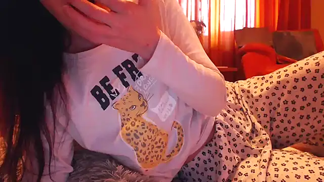 LovelyAndraGirl online show from March 17, 6:38 am