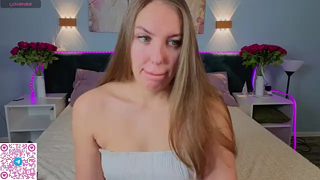 Snapshot of Kelly_Hardy chatting on February 7, 1:13 am Kelly Hardy online show from February 7, 1:13 am