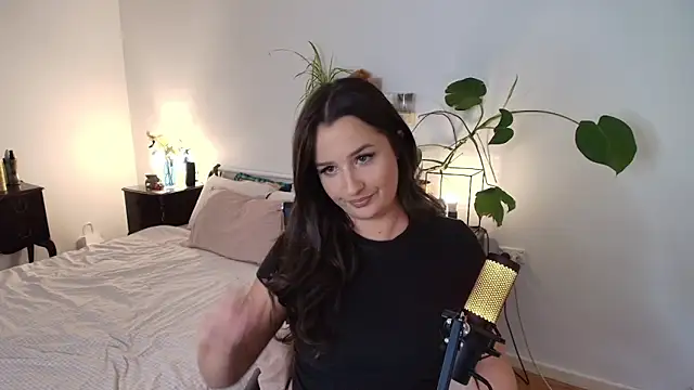 Lenas Room online show from March 25, 6:35 am