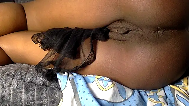 t-NaughtyLicia online show from April 4, 4:24 pm